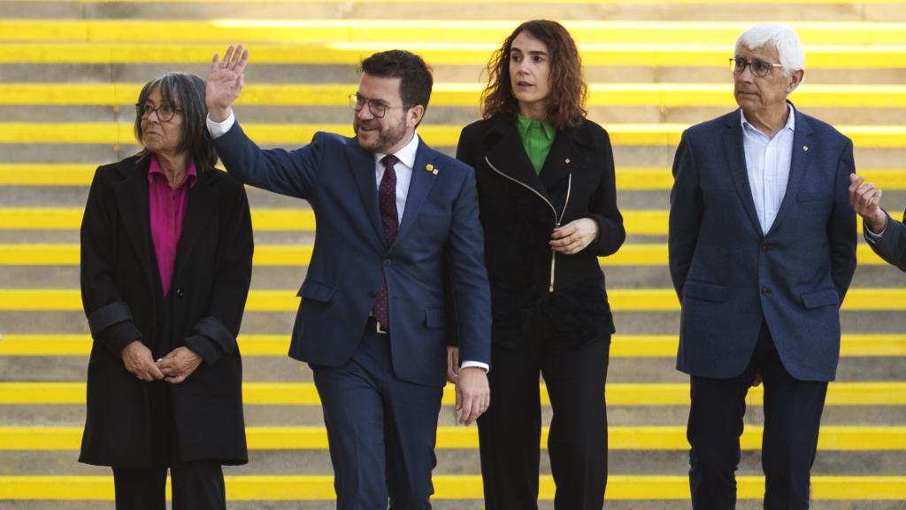 Pere Aragonès, junto a los 'consellers' de Justicia, Gemma Ubasart, y de Salud, Manel Balcells, este viernes en Figueras (Gerona).