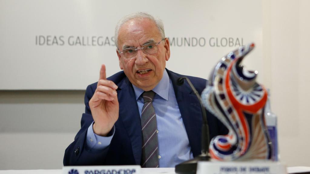 Alfonso Guerra, en el coloquio de la Fundación Sargadelos