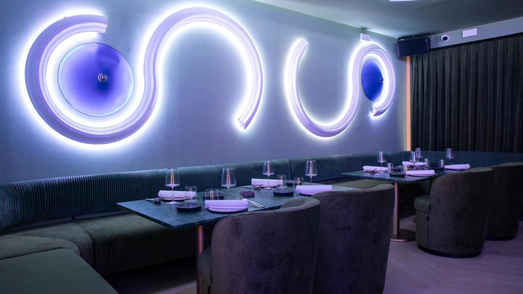 La nueva discoteca con 'dinnershow' de la Castellana de los famosos