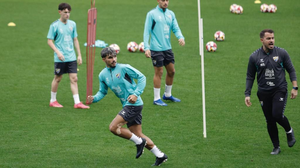 Kevin durante un entrenamiento con el Málaga CF