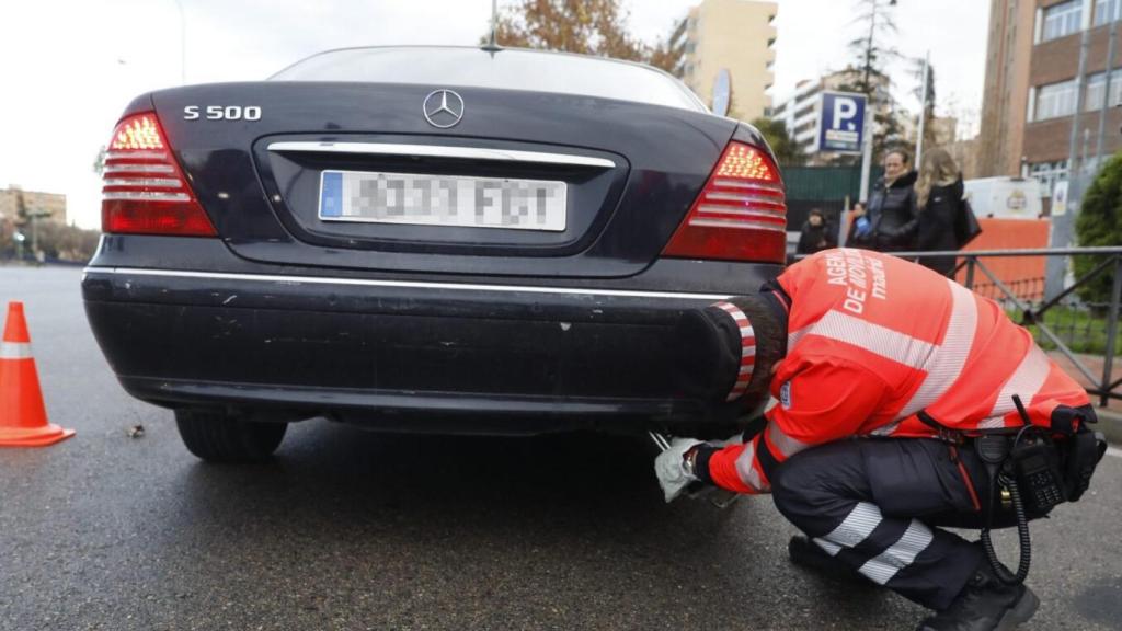 Control a un coche con el opacímetro.