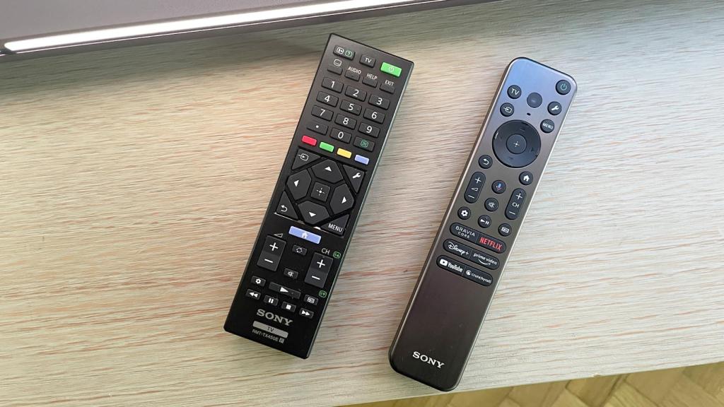 Los mandos del Sony Bravia OLED A95L.