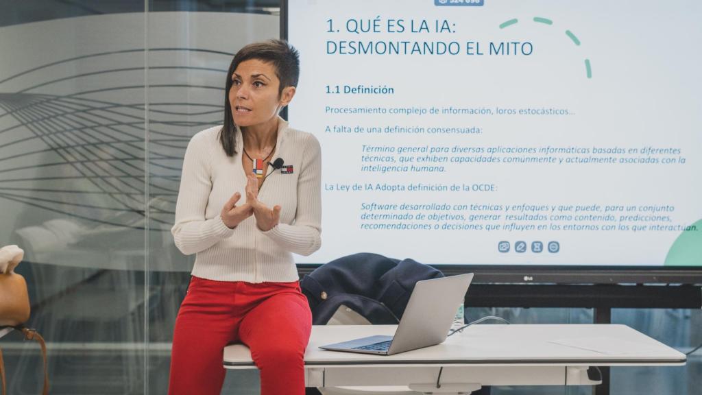 Esther Paniagua, primera profesora invitada de IA.