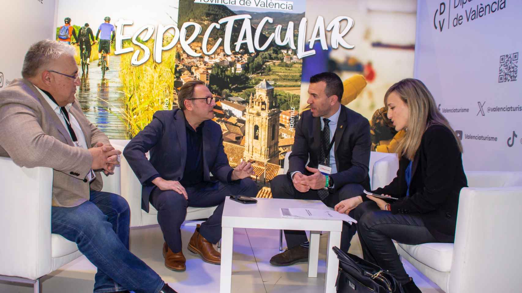 La Diputación de Valencia anuncia en Fitur un plan para ayudar a la hostelería de los pequeños municipios. EE
