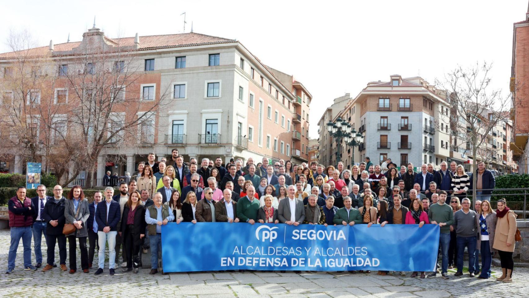 Manifiesto de alcaldes y concejales del PP en Segovia
