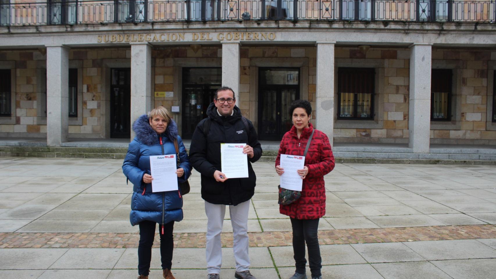 El escrito está firmado por José Antonio Alonso Muriel, por Izquierda Unida; Ana Isabel Santos Pérez, por el Grupo Socialista, y Laudelina Santos Poza, por Futuro.