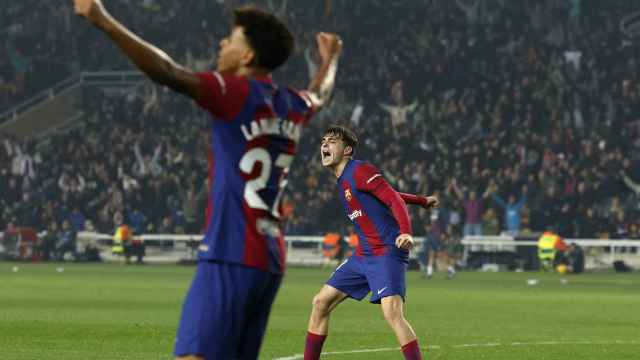 Los jugadores del Barcelona celebran uno de los goles ante el Villarreal.