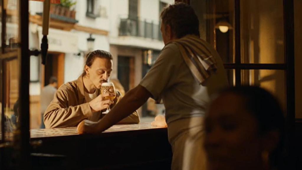 El anuncio de Cruzcampo para conquistar al Reino Unido: música de Frank Sinatra y una Sevilla añeja