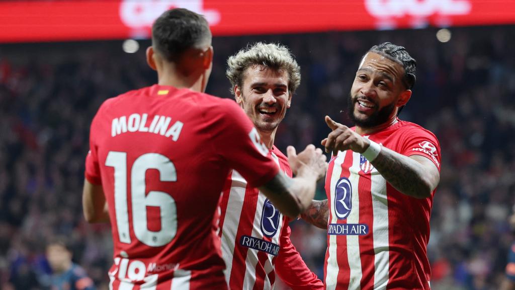Molina, Griezmann y Memphis celebran el segundo gol