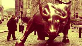 Estatua del Toro de Wall Street en Nueva York, Estados Unidos.