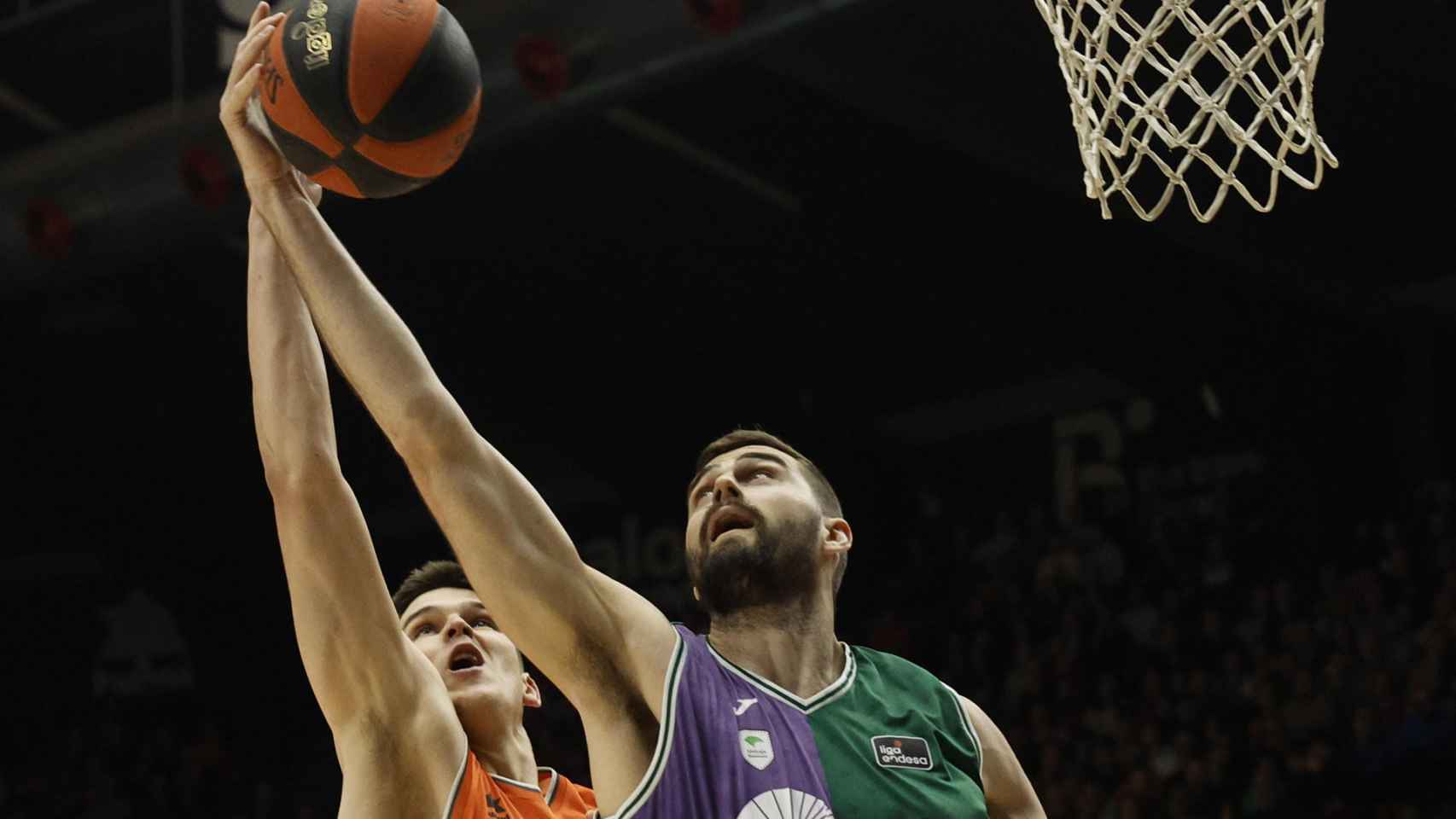 David Kravish durante el Valencia Basket-Unicaja