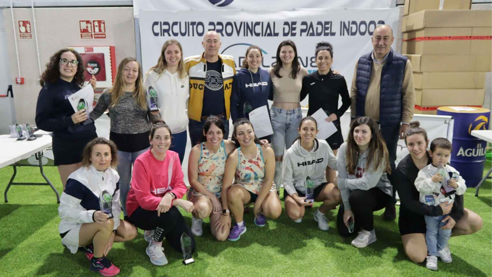 Entrega de premios en la primera jornada del circuito femenino del Circuito Provincial de Pádel Indoor