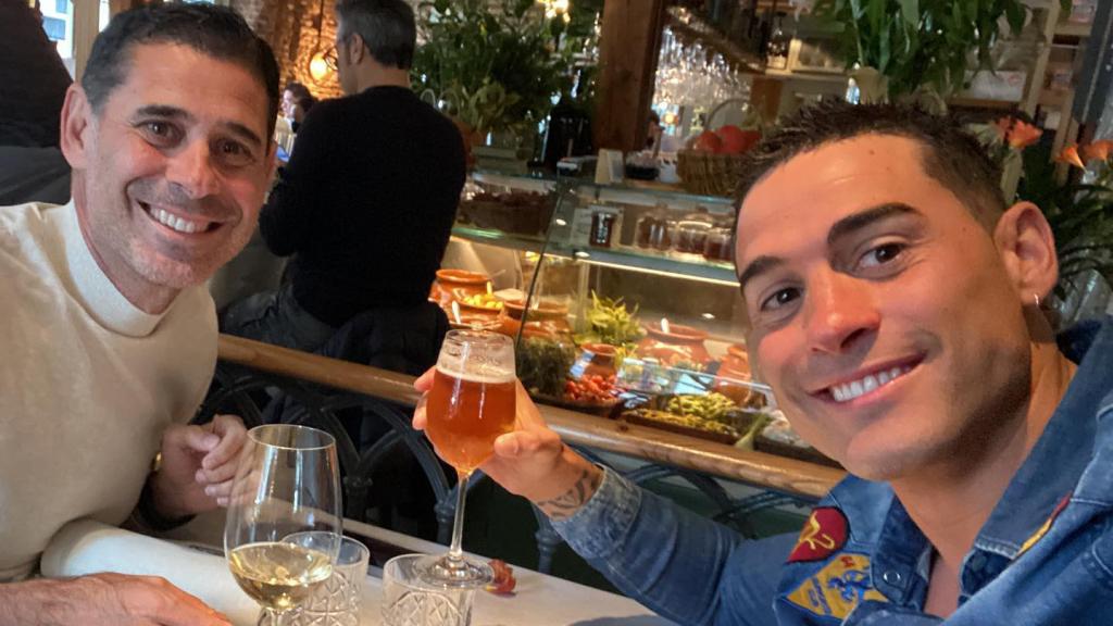 Fernando Hierro y su hijo, en una imagen fechada a mayo de 2022.