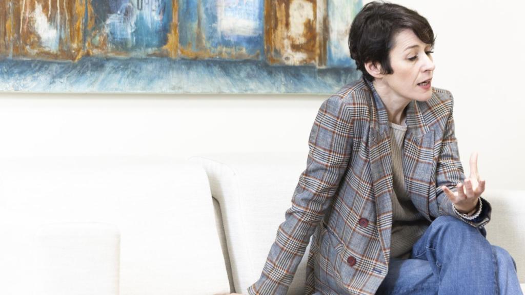 La candidata del BNG a la Presidencia de la Xunta de Galicia, Ana Pontón, en los pasillos del Parlamento de Galicia.