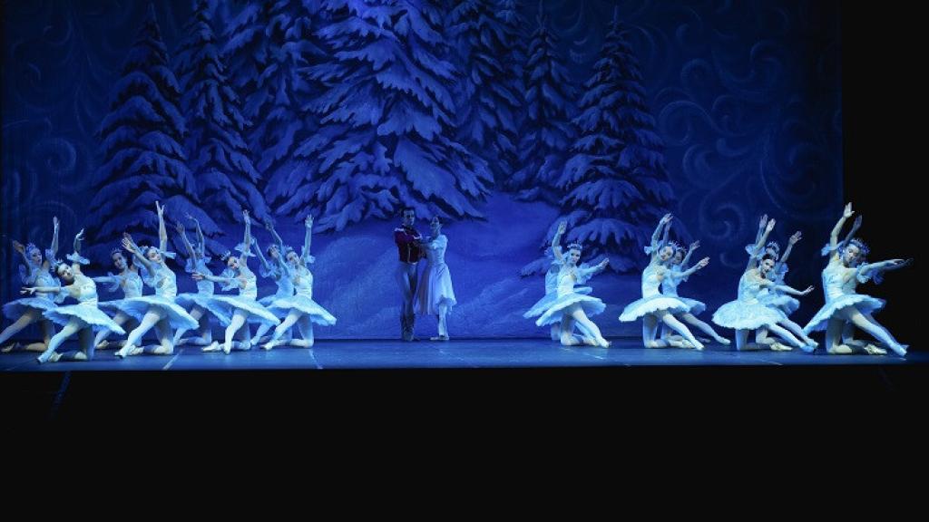 Un acto de 'El Cascanueces' interpretado por el Ballet de Kiev