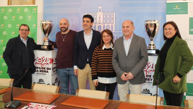 Presentación de la Copa del Rey y la Reina de Hockey Línea