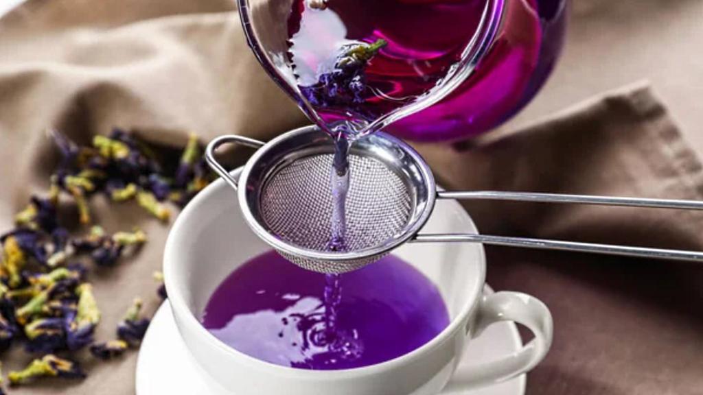 Las malvas se pueden consumir en infusión. Depositphotos.