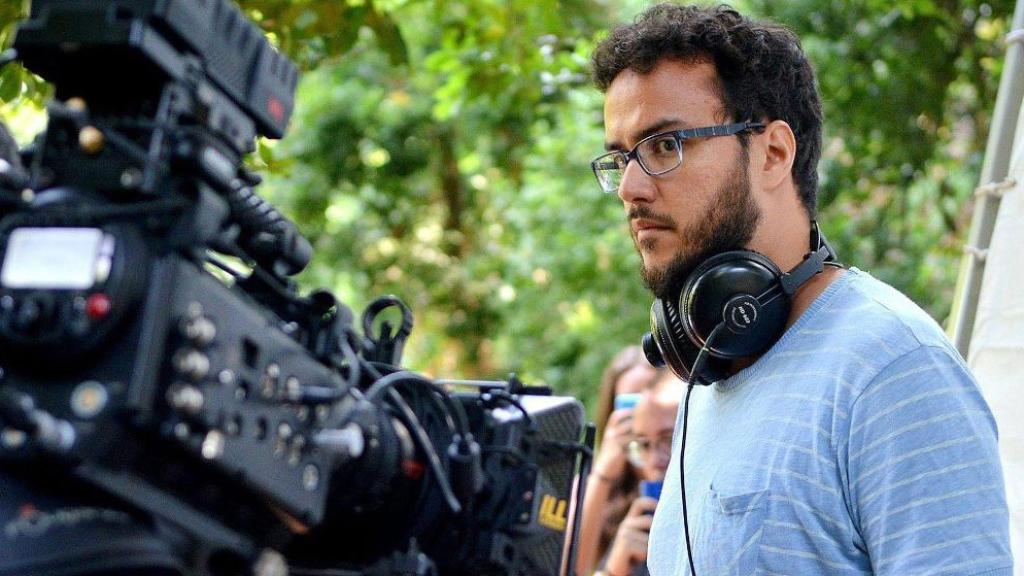 El director de cine Armando Ravelo durante un rodaje.