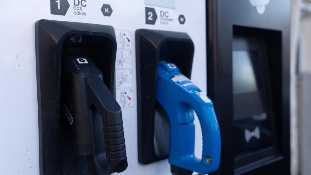 Punto de recarga de coche eléctrico.