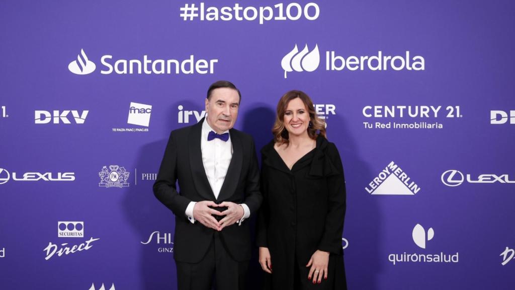 María José Catalá, junto a Pedro J. Ramírez. EE