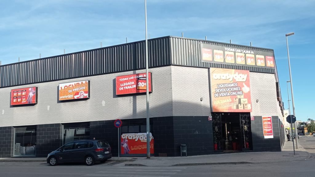 El 'outlet' Crazy Day Factory en Alfafar, Valencia. EE