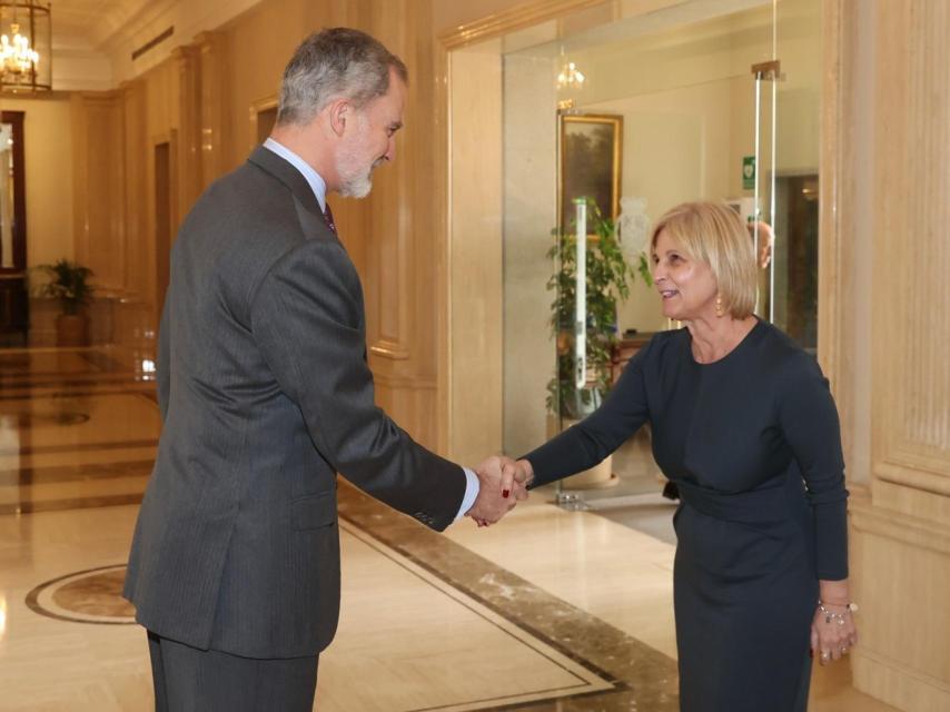 El rey Felipe VI junto a María José García-Pelayo Jurado, alcaldesa de Jerez de la Frontera.