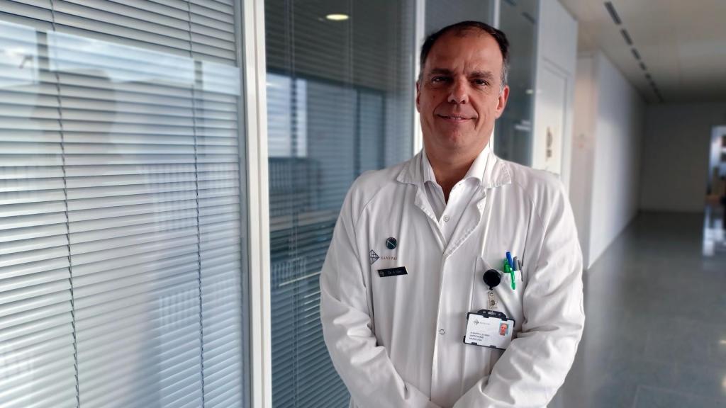 El neurólogo Albert Lleó en el Hospital de Sant Pau de Barcelona.