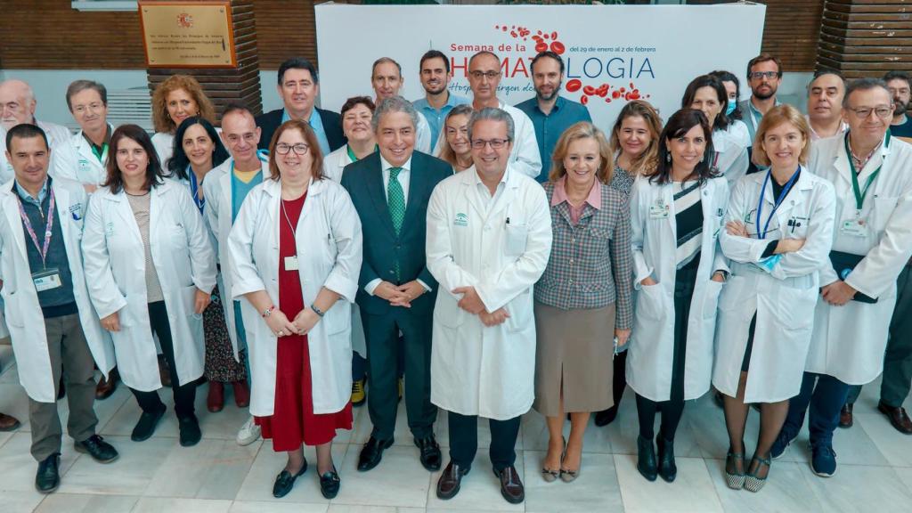El Virgen del Rocío, referente en España en el tratamiento de la leucemia, acerca el arte a los pacientes