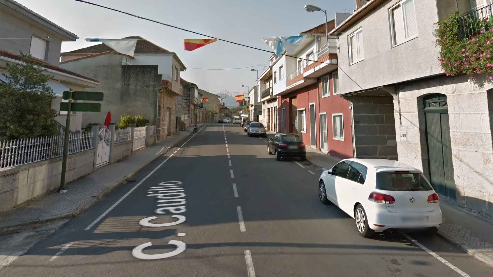 La Calle Caudillo de Beade, que pasará a llamarse Rúa do Ribeiro.