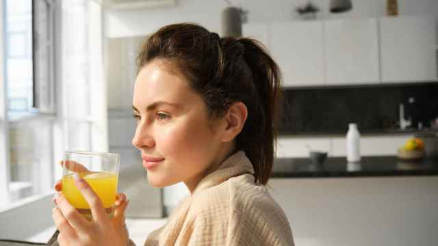 Cúrcuma, naranja y los remedios caseros: así son los beneficios de tomar esta infusión en ayunas