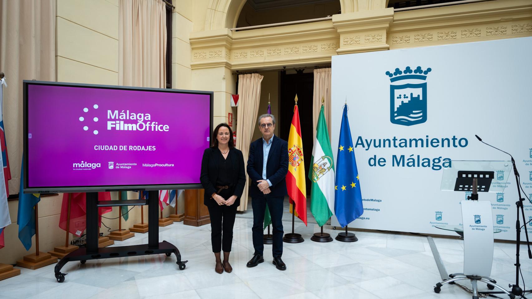 La concejala de Cultura y Patrimonio del Ayuntamiento de Málaga, Mariana Pineda, y el gerente de Málaga Procultura, Juan Antonio Vigar.