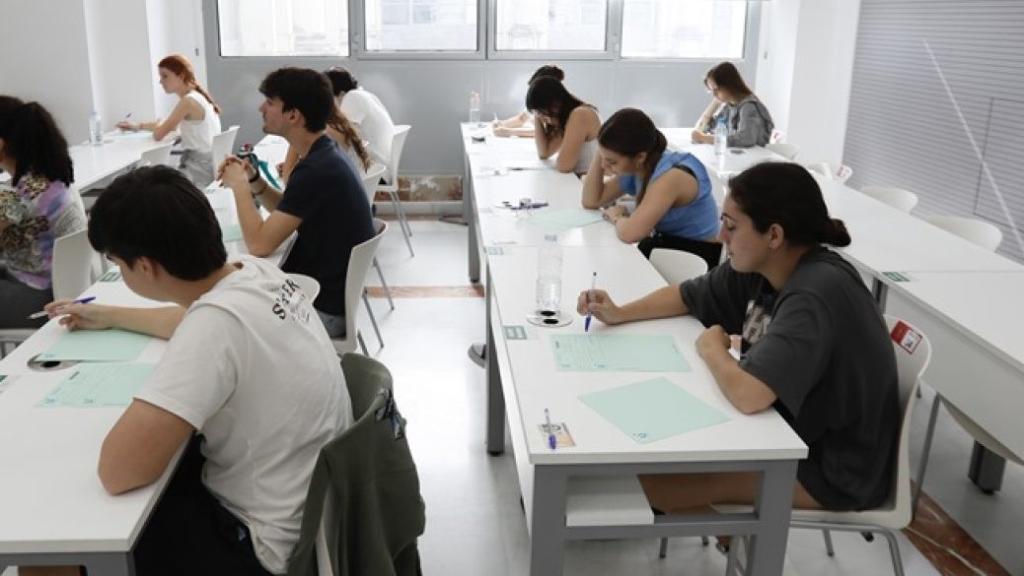 Varios alumnos en un instituto de la Comunidad de Madrid.