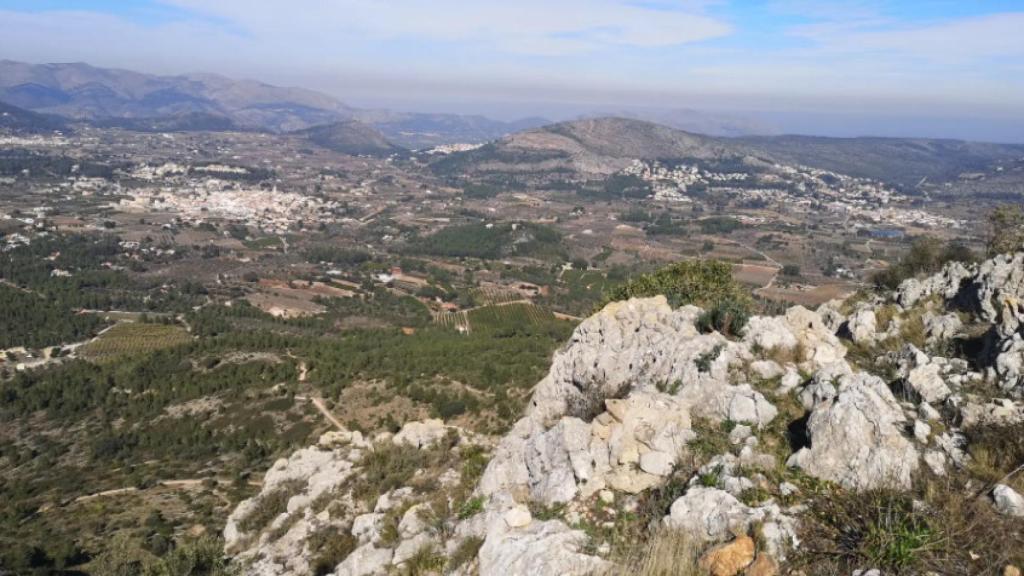Vistas desde el Coll de Xaló antes de iniciar el descenso.