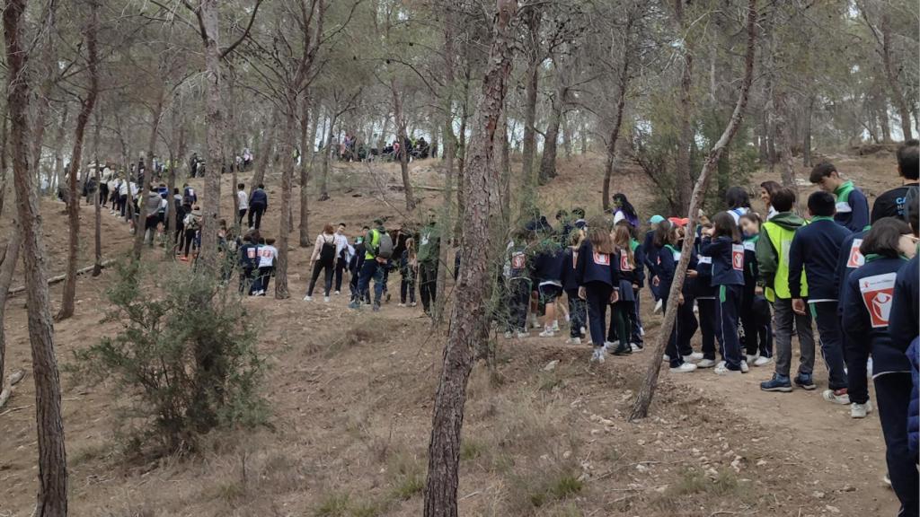 La caminata para ayudar a financiar la labor de la ONG se prolongó durante una hora.