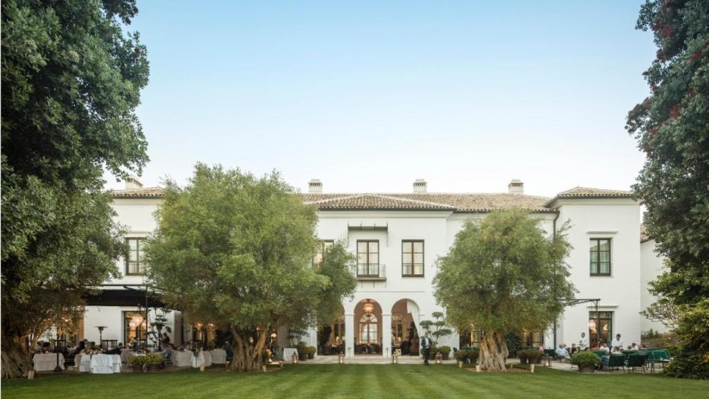 La terraza exterior de El jardín de Lutz.