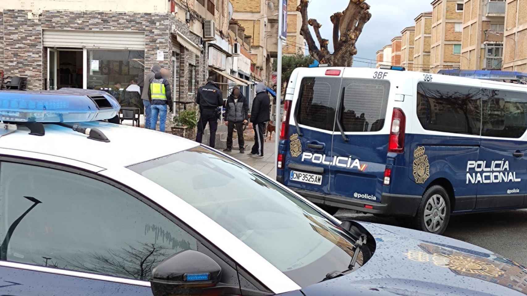 La Policía Nacional destaca la celeridad con que han detenido a los dos sospechosos del robo en Alicante.