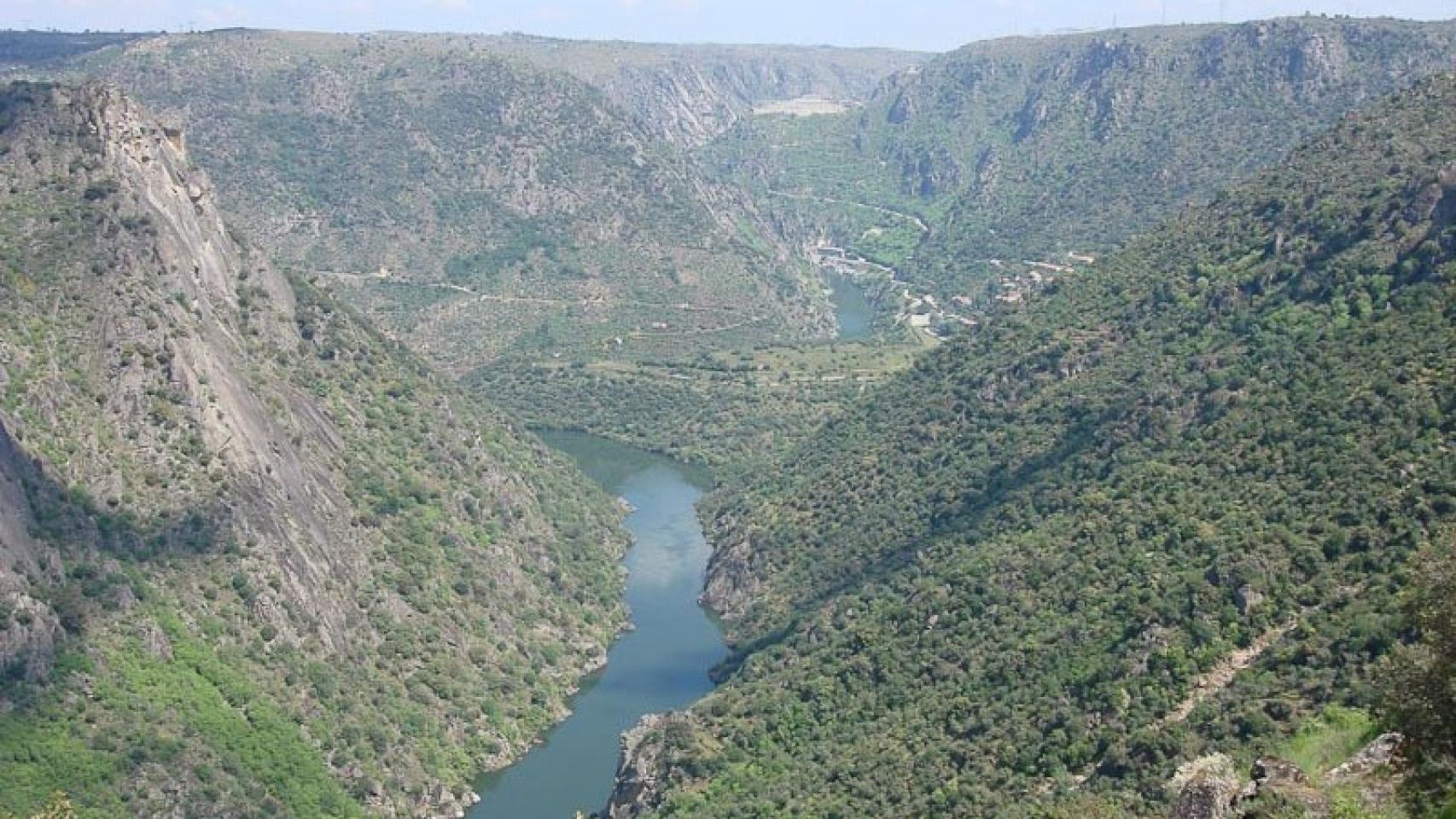 Espectacular vista del río Duero desde el mirador de La Code en Mieza