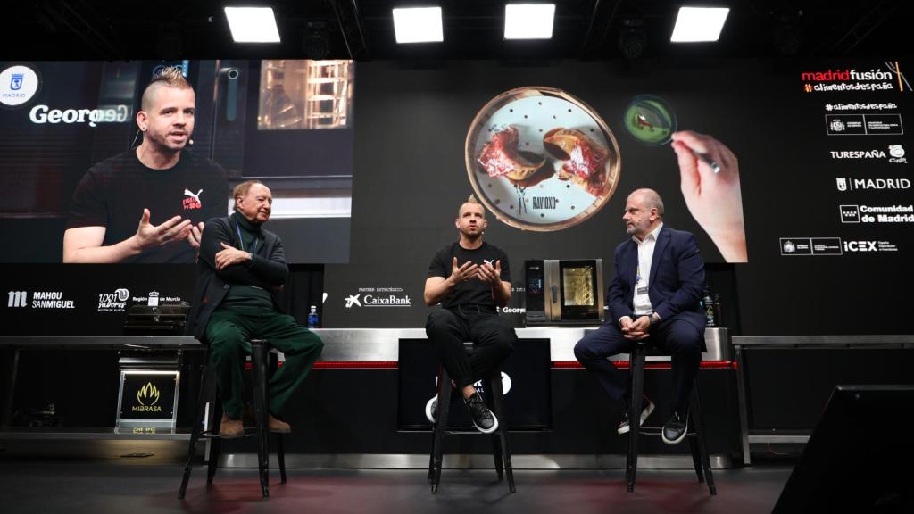 José Carlos Capel, Dabiz Muñoz y Benjamín Lana en el escenario del auditorio de Madrid Fusión.