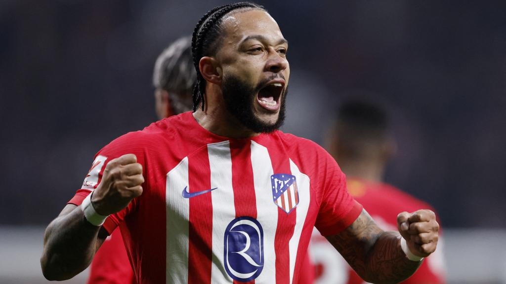 Memphis celebra el gol del triunfo ante el Rayo Vallecano