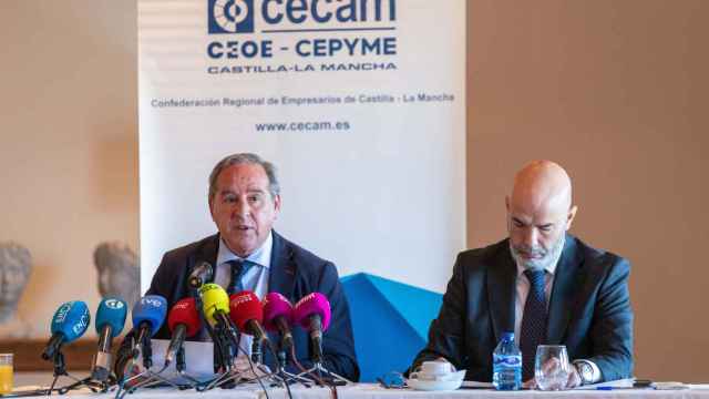Ángel Nicolás, presidente de CECAM, junto a Mario Fernández, secretario.