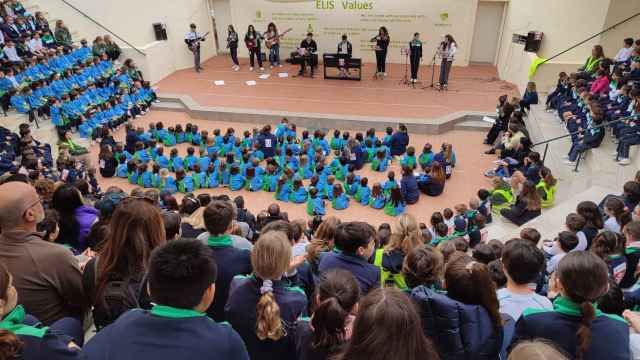 Cientos de alumnos inscritos en la II Marcha Solidaria del colegio ELIS de Murcia.