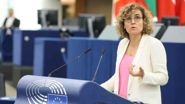 La jefa del PP en la Eurocámara, Dolors Montserrat, durante un debate en el pleno