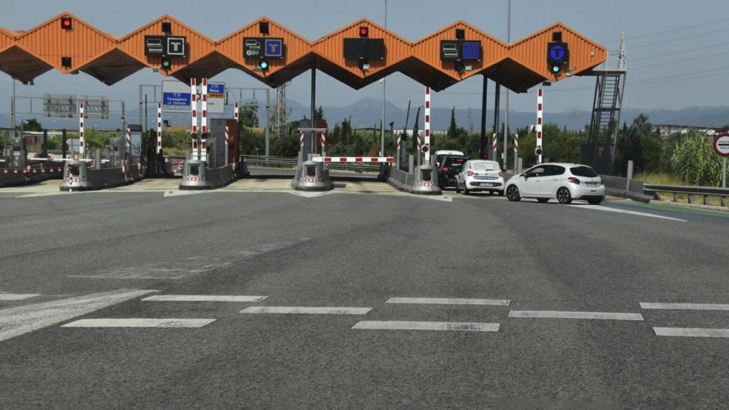 Imagen de los peajes en la AP-7.