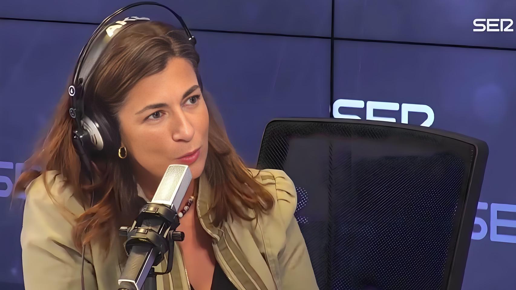 Marta González Novo delante de los micrófonos de Cadena Ser.