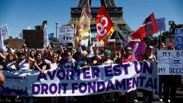 Imagen de una manifestación por el derecho al aborto en París en 2022.