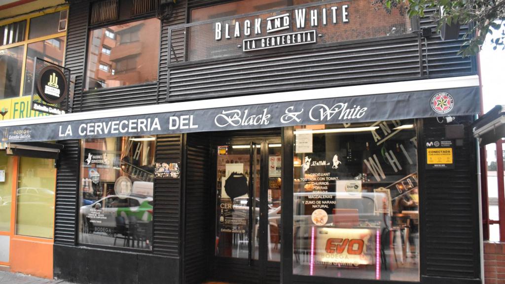 La Cervecería del Black and White