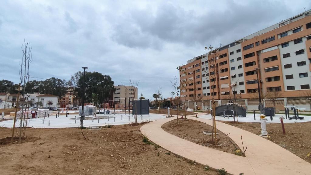 Vista del nuevo parque de 'workout' y calistenia de la zona de Teatinos.
