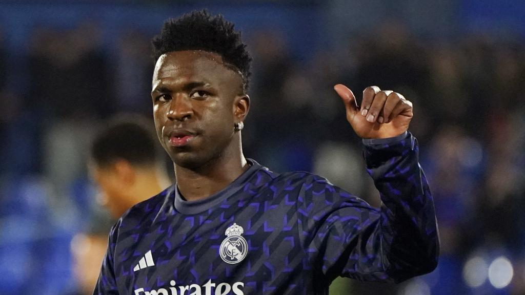 Vinicius durante el calentamiento de un partido del Real Madrid