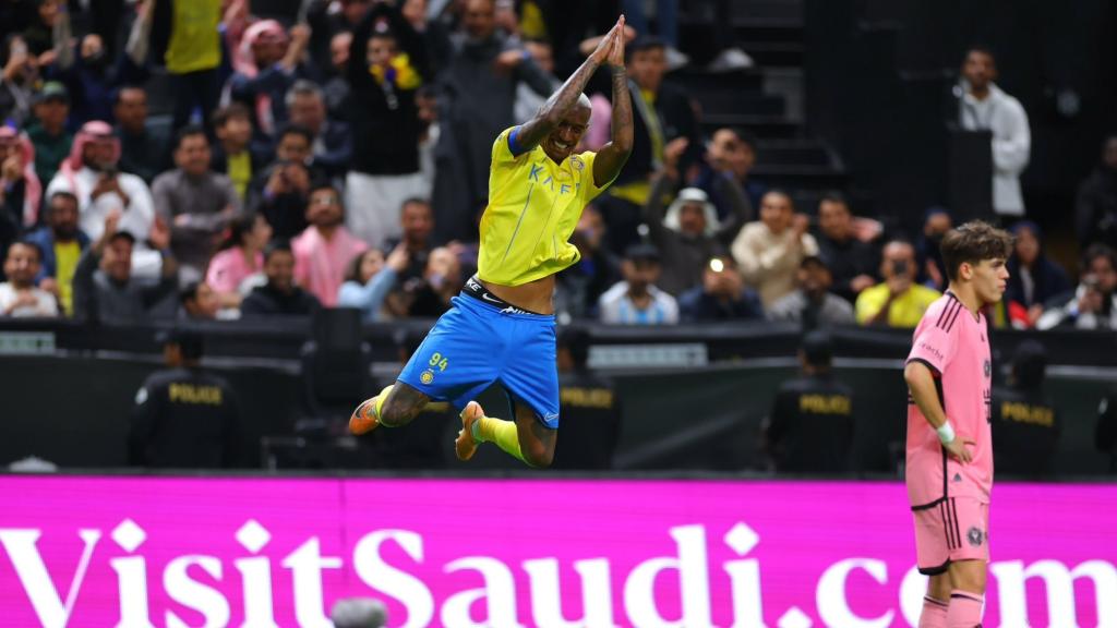 Anderson Talisca celebra su gol frente al Inter Miami al estilo de Cristiano Ronaldo.