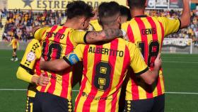 Los jugadores de la UE Sant Andreu celebran un gol.